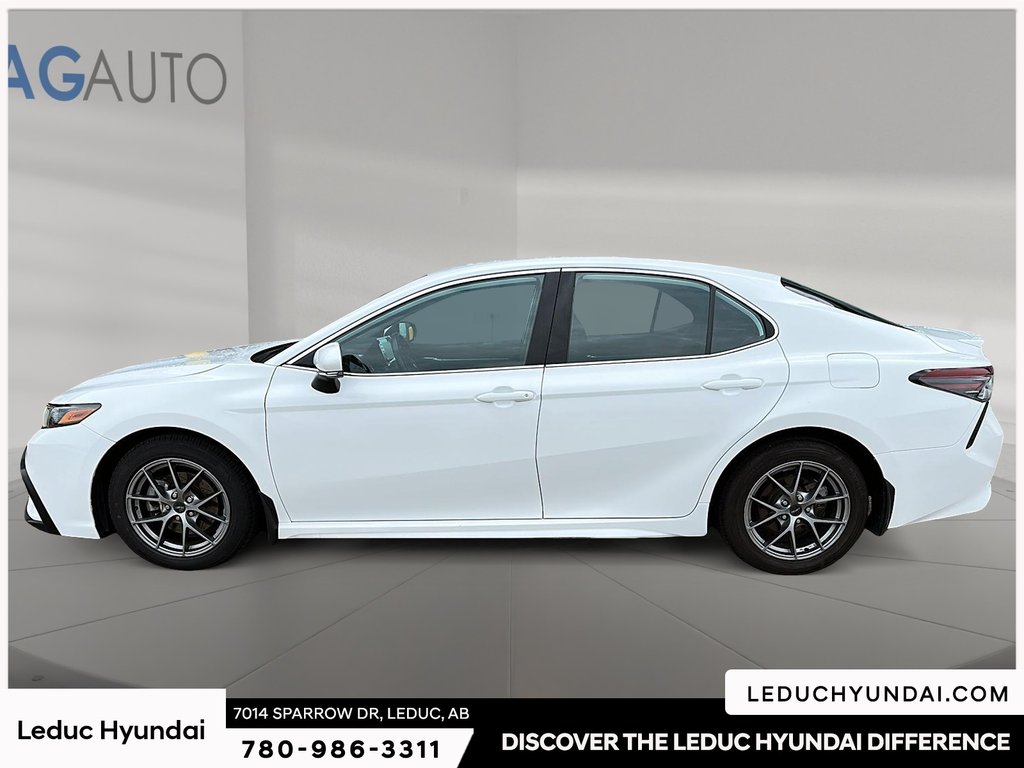 2022 Toyota Camry SE in Leduc, Alberta - 9 - w1024h768px
