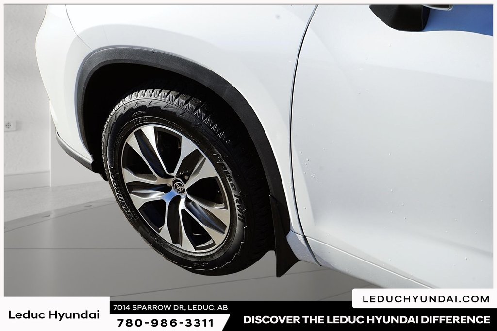 2021 Toyota Highlander XLE in Leduc, Alberta - 3 - w1024h768px