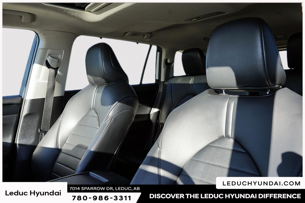 2021 Toyota Highlander XLE in Leduc, Alberta - 12 - w1024h768px