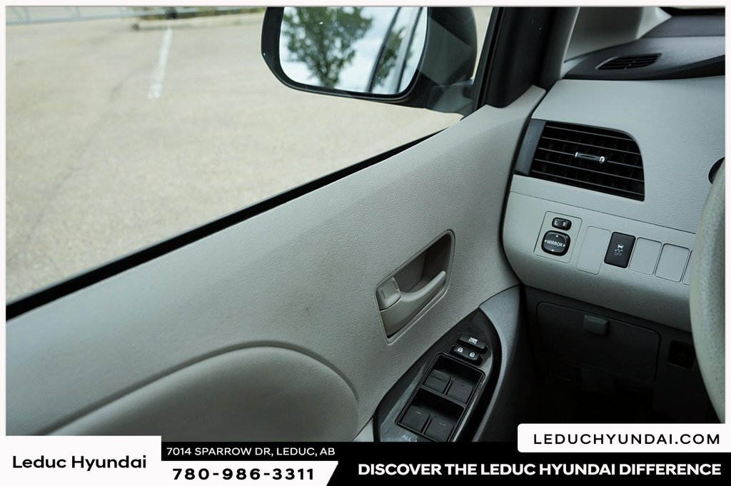2013 Toyota Sienna LE in Leduc, Alberta - 17 - w1024h768px