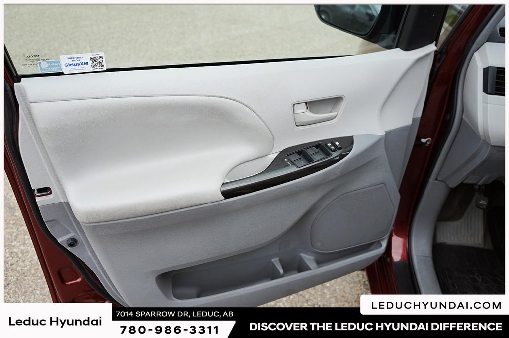 2013 Toyota Sienna LE in Leduc, Alberta - 11 - w1024h768px