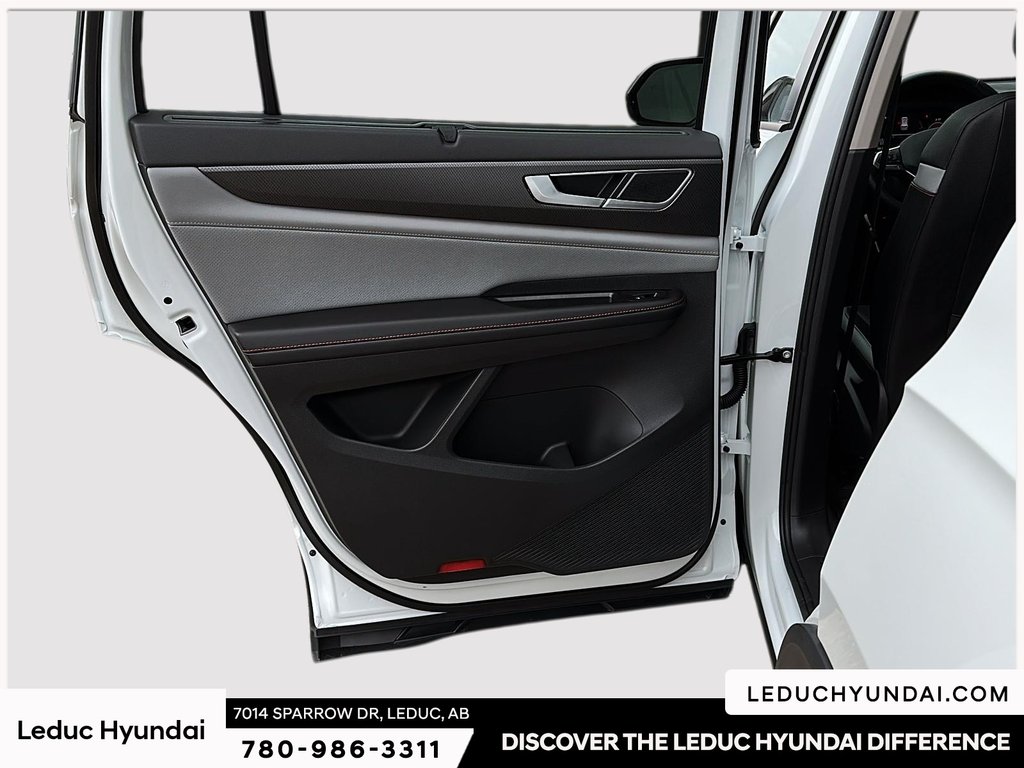 2026 Volkswagen Atlas 2.0T Peak Edition in Leduc, Alberta - 15 - w1024h768px
