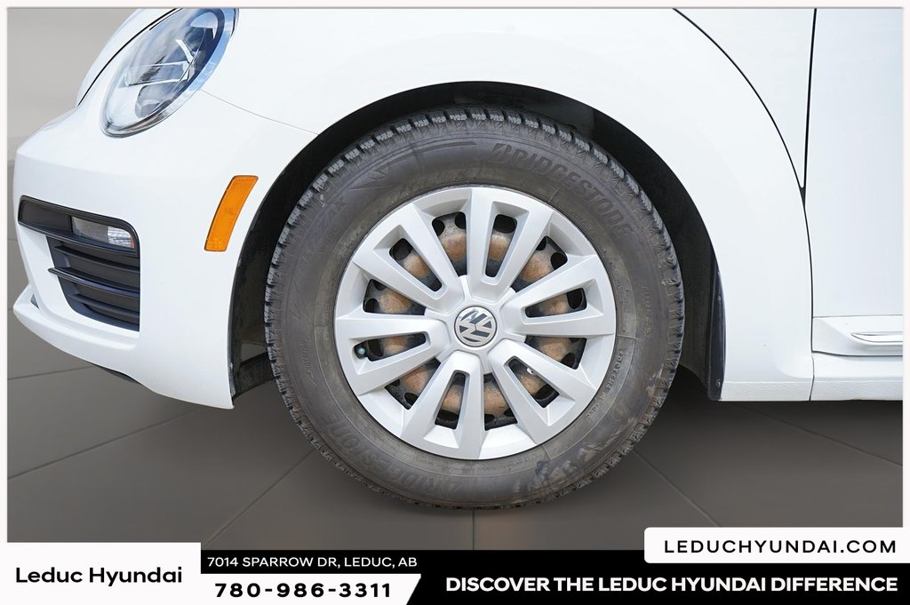 2018 Volkswagen Beetle in Leduc, Alberta - 6 - w1024h768px