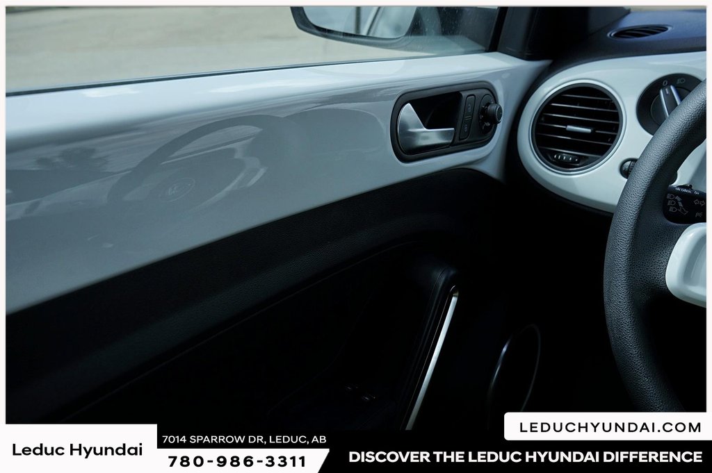 2018 Volkswagen Beetle in Leduc, Alberta - 11 - w1024h768px
