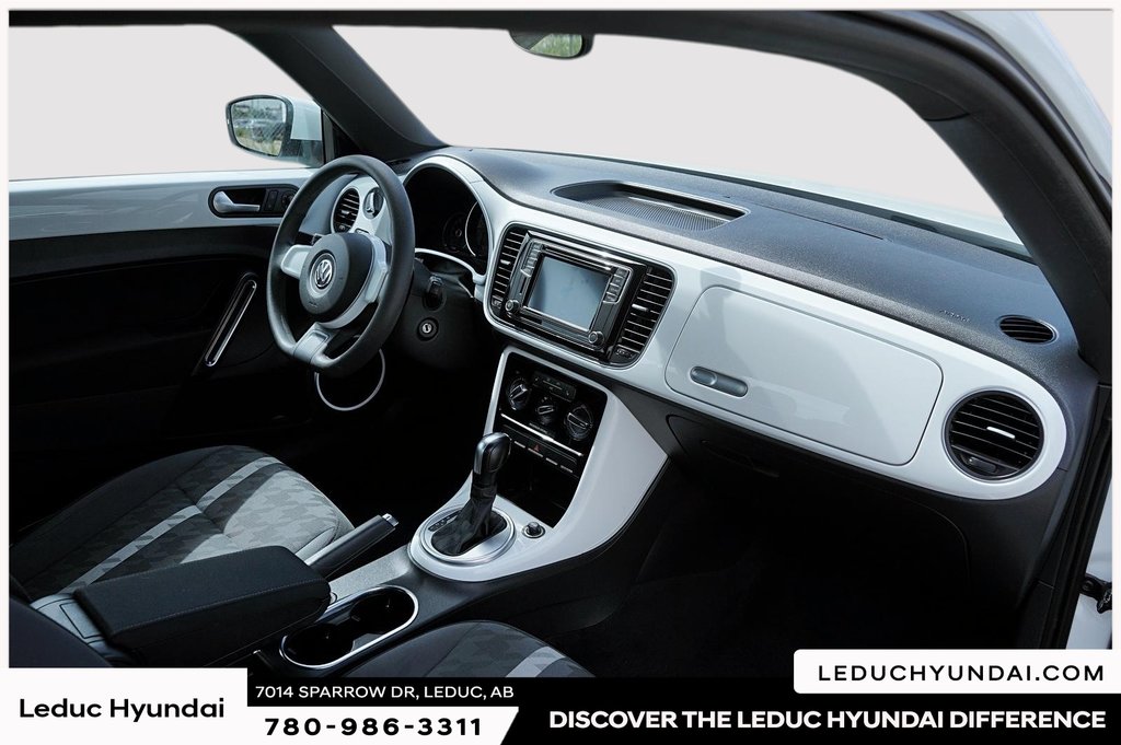 2018 Volkswagen Beetle in Leduc, Alberta - 9 - w1024h768px