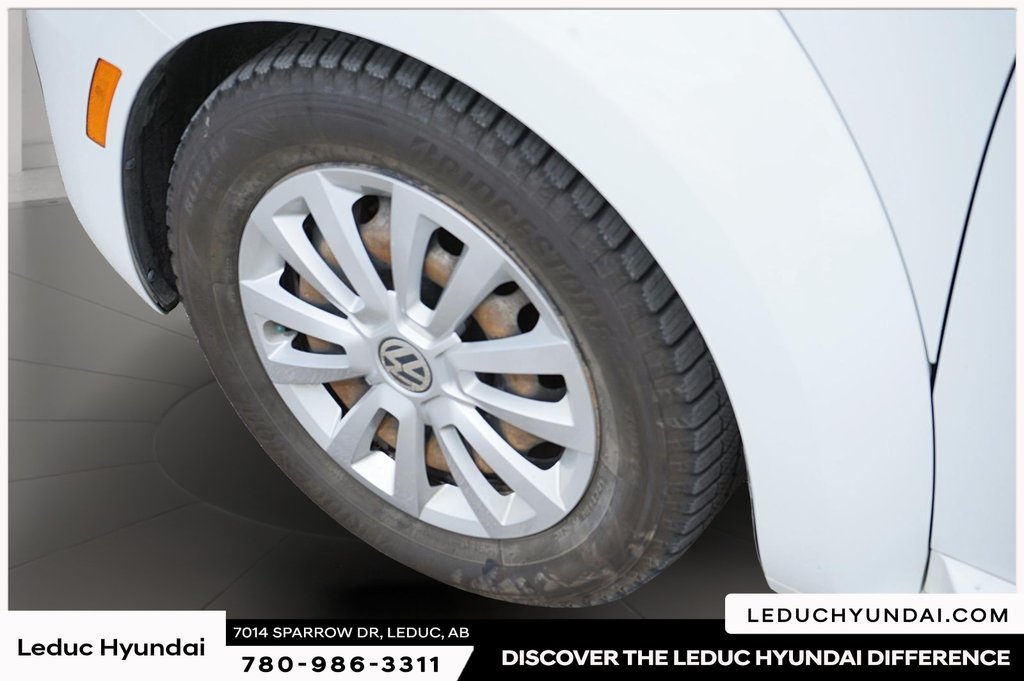 2018 Volkswagen Beetle in Leduc, Alberta - 7 - w1024h768px