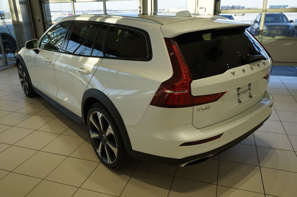 2022 Volvo V60 Cross Country BASE in Leduc, Alberta - 3 - w1024h768px