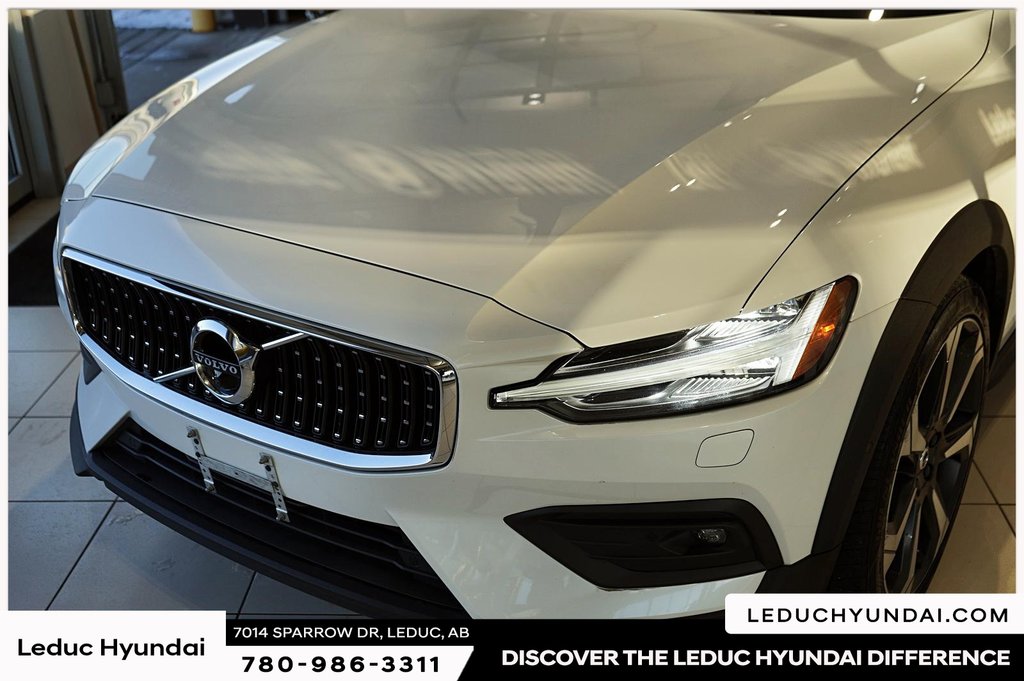 2022 Volvo V60 Cross Country T5 AWD in Leduc, Alberta - 18 - w1024h768px