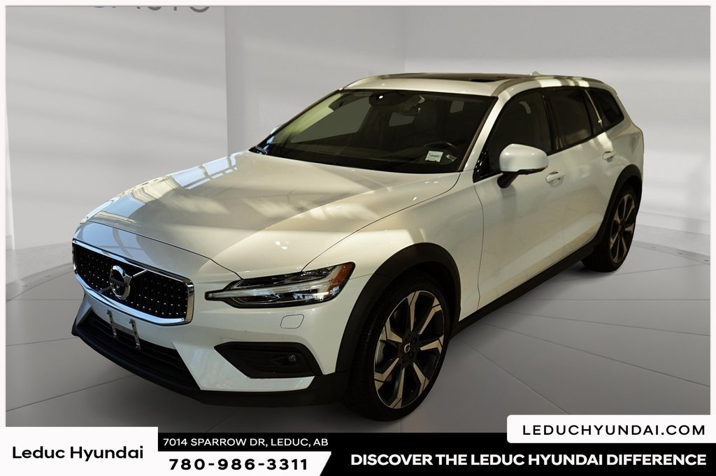 2022 Volvo V60 Cross Country T5 AWD in Leduc, Alberta - 1 - w1024h768px