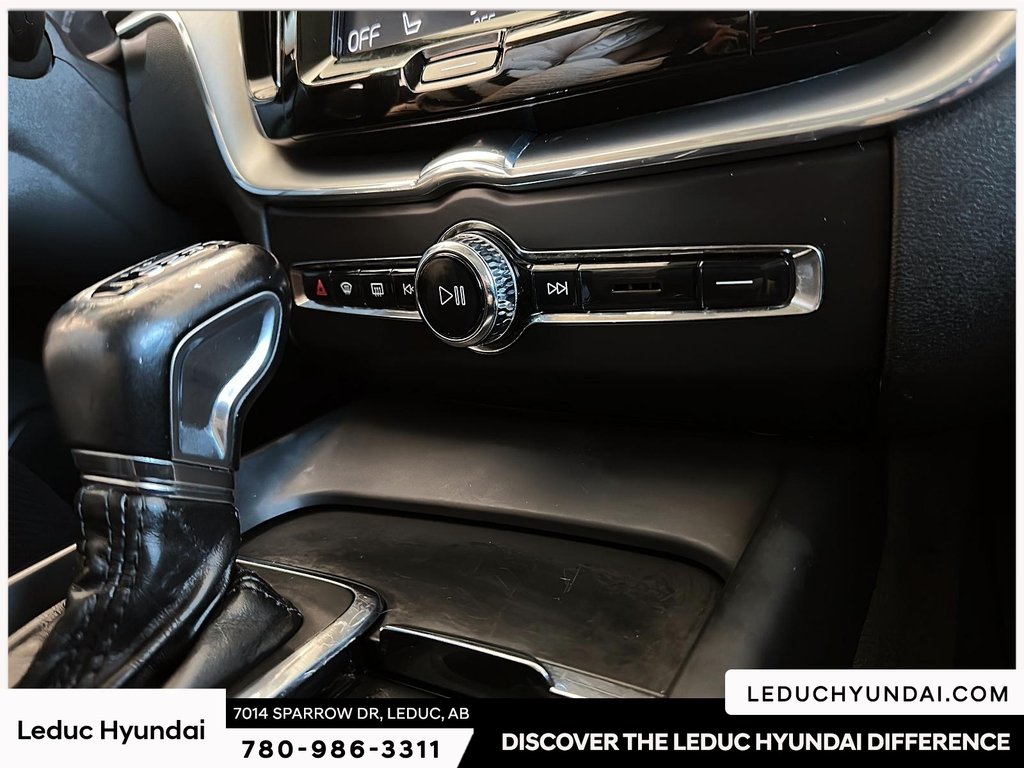 2020 Volvo XC60 T6 Momentum in Leduc, Alberta - 23 - w1024h768px