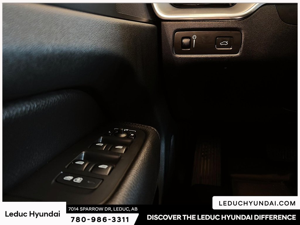 2020 Volvo XC60 T6 Momentum in Leduc, Alberta - 19 - w1024h768px