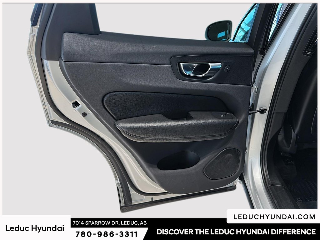 2020 Volvo XC60 T6 Momentum in Leduc, Alberta - 15 - w1024h768px