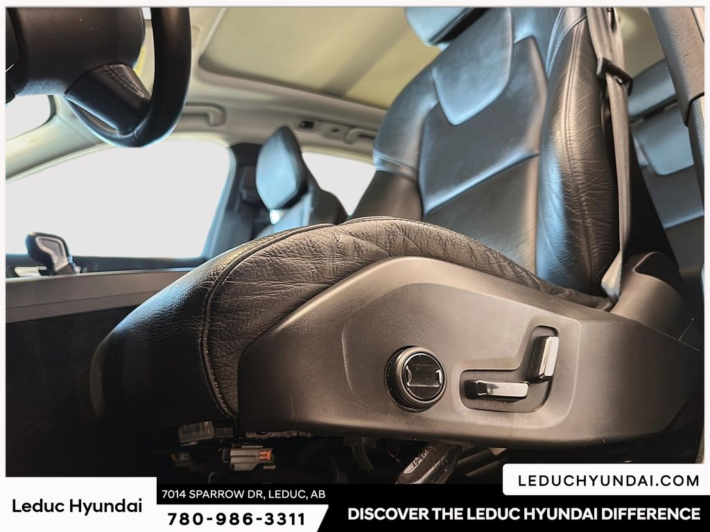 2020 Volvo XC60 T6 Momentum in Leduc, Alberta - 9 - w1024h768px