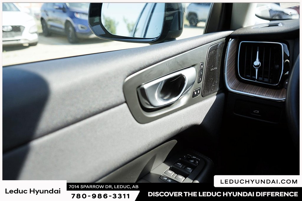 2023 Volvo XC60 Plus Dark Theme in Leduc, Alberta - 15 - w1024h768px
