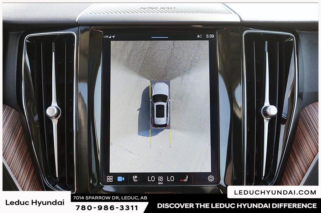 2023 Volvo XC60 Plus Dark Theme in Leduc, Alberta - 18 - w1024h768px