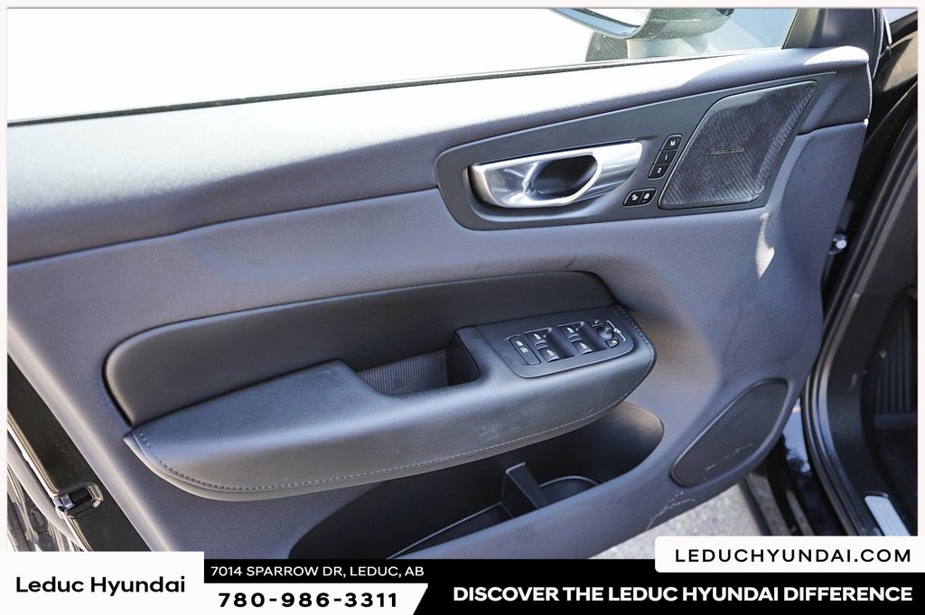 2023 Volvo XC60 Plus Dark Theme in Leduc, Alberta - 10 - w1024h768px