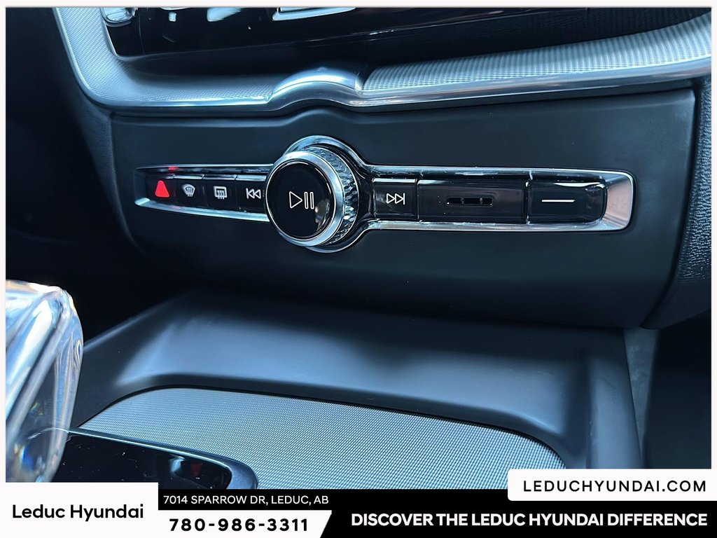 2023 Volvo XC60 B6 Ultimate Dark Theme in Leduc, Alberta - 24 - w1024h768px