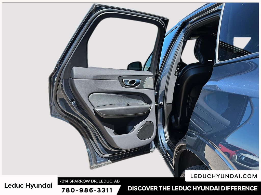 2023 Volvo XC60 B6 Ultimate Dark Theme in Leduc, Alberta - 14 - w1024h768px