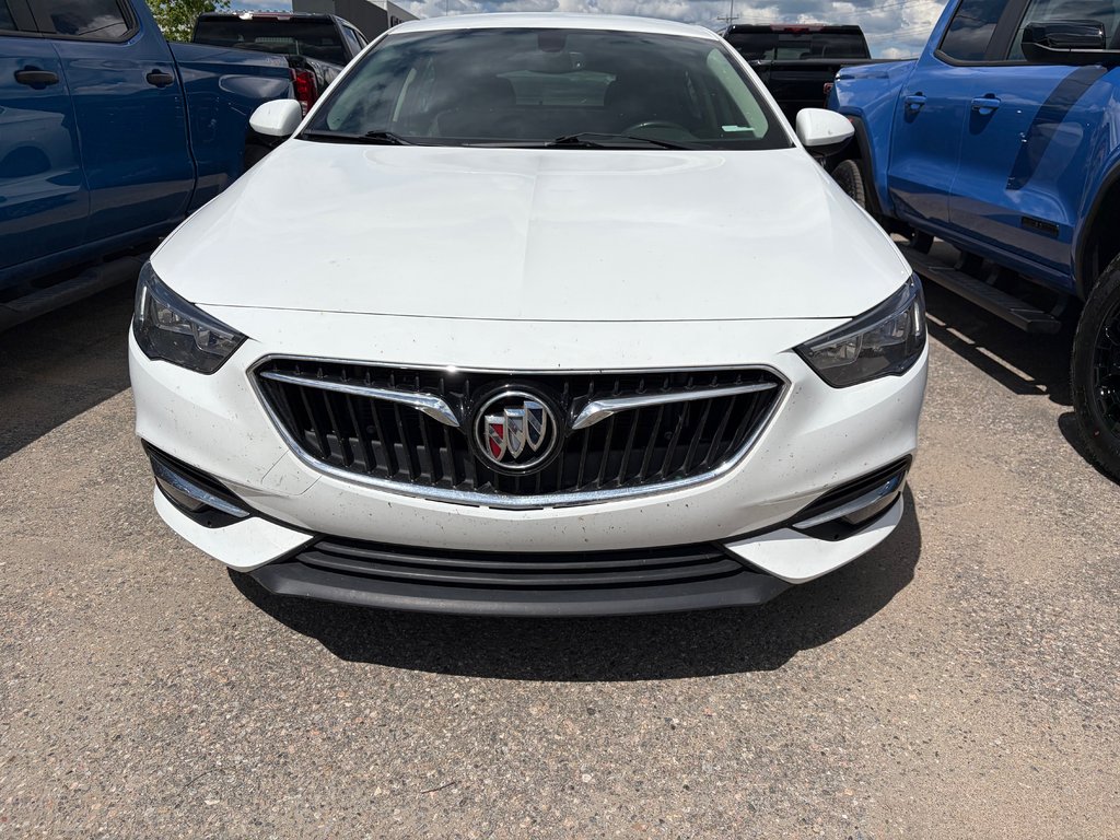2018 Buick Regal Sportback in Mont-Tremblant, Quebec - 2 - w1024h768px