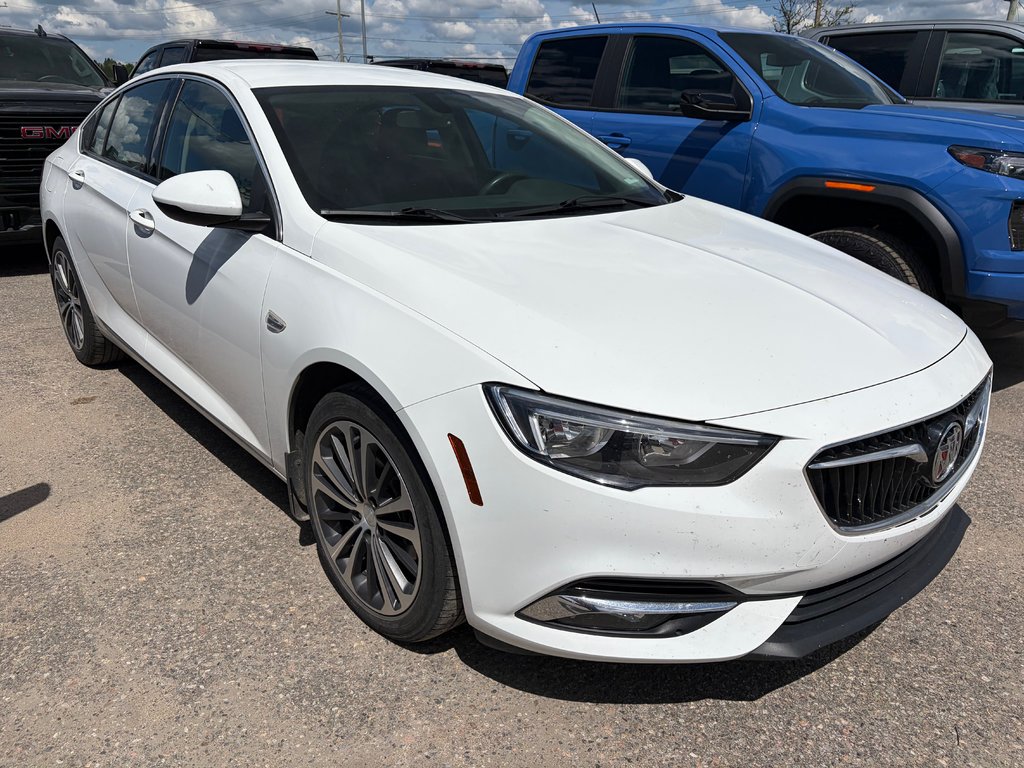 2018 Buick Regal Sportback in Mont-Tremblant, Quebec - 3 - w1024h768px