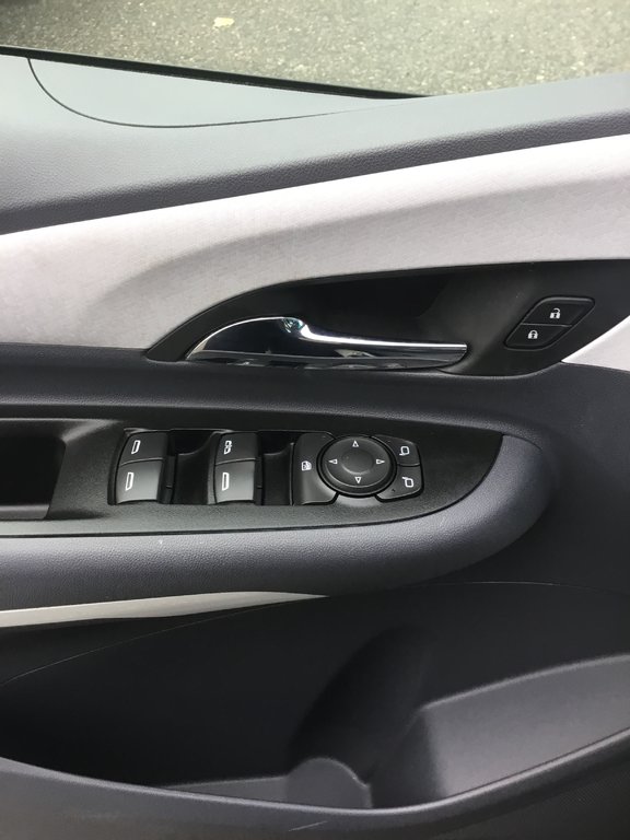 2021 Chevrolet Bolt EV in Mont-Tremblant, Quebec - 11 - w1024h768px