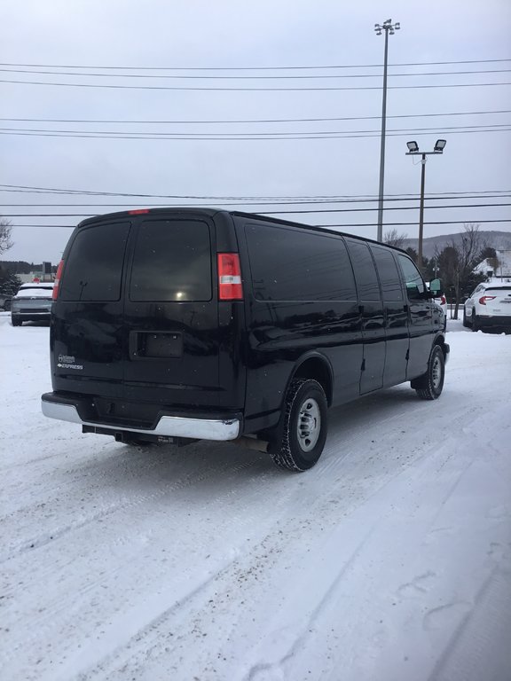 Chevrolet Express Cargo Van  2017 à Mont-Tremblant, Québec - 5 - w1024h768px