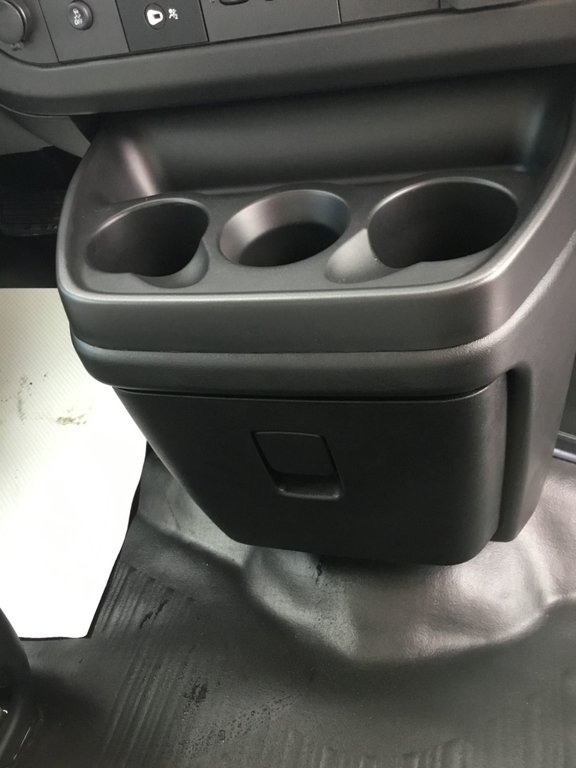 2025 Chevrolet EXPRESS CUTAWAY 139¨ (1WT) in Mont-Tremblant, Quebec - 7 - w1024h768px