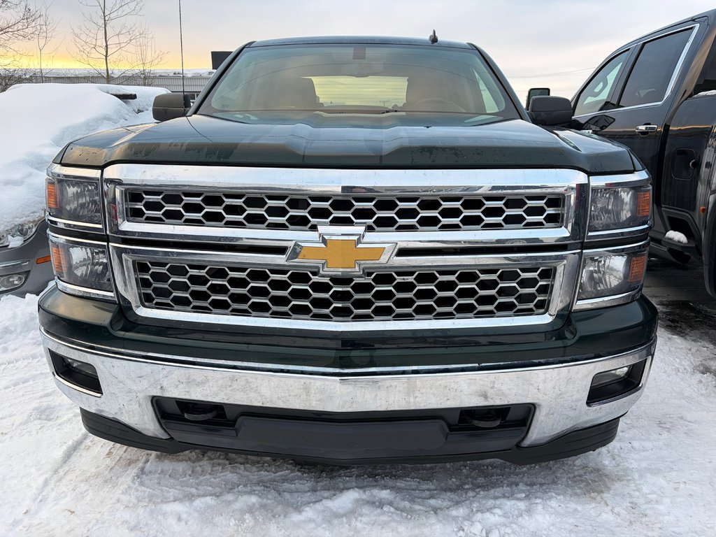 Chevrolet Silverado 1500  2014 à Mont-Tremblant, Québec - 2 - w1024h768px