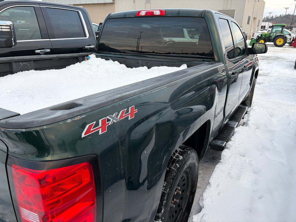 Chevrolet Silverado 1500  2014 à Mont-Tremblant, Québec - 6 - w1024h768px