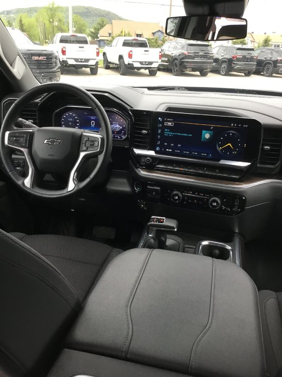 2023 Chevrolet Silverado 1500 in Mont-Tremblant, Quebec - 12 - w1024h768px