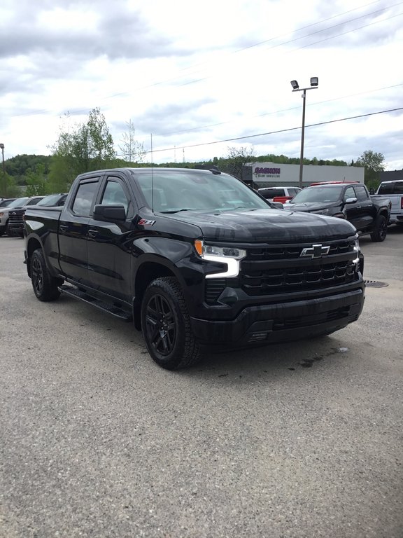 2023 Chevrolet Silverado 1500 in Mont-Tremblant, Quebec - 3 - w1024h768px