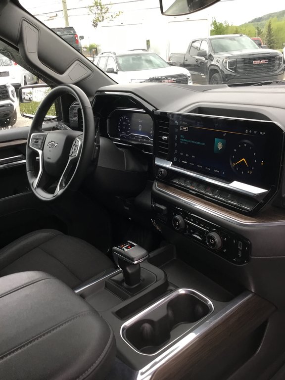 2023 Chevrolet Silverado 1500 in Mont-Tremblant, Quebec - 13 - w1024h768px