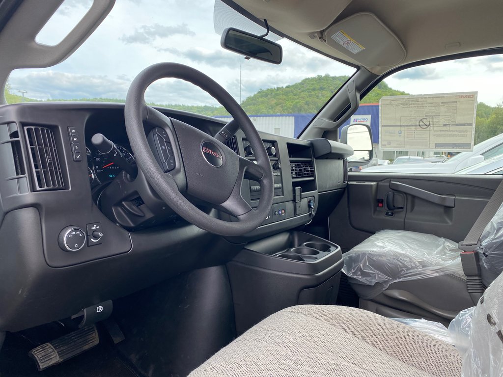 2024 GMC Savana Cargo 2500 in Mont-Tremblant, Quebec - 3 - w1024h768px