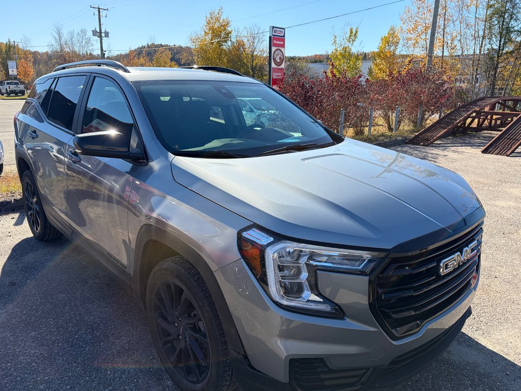 GMC Terrain  2023 à Mont-Tremblant, Québec - 2 - w1024h768px