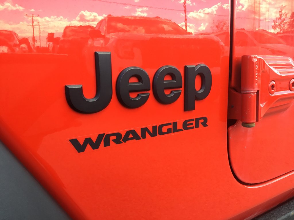 2022 Jeep Wrangler in Mont-Tremblant, Quebec - 10 - w1024h768px