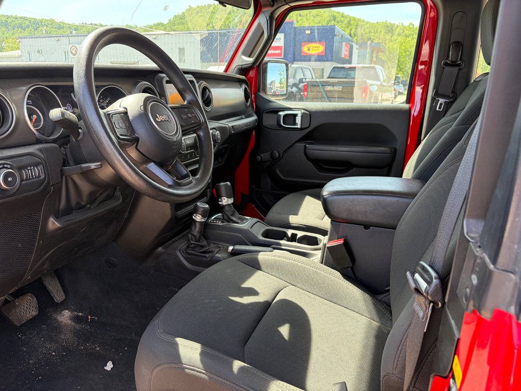 2022 Jeep Wrangler in Mont-Tremblant, Quebec - 4 - w1024h768px