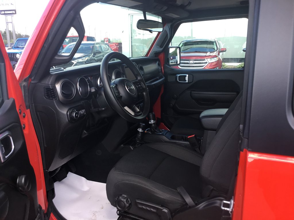 2022 Jeep Wrangler in Mont-Tremblant, Quebec - 12 - w1024h768px