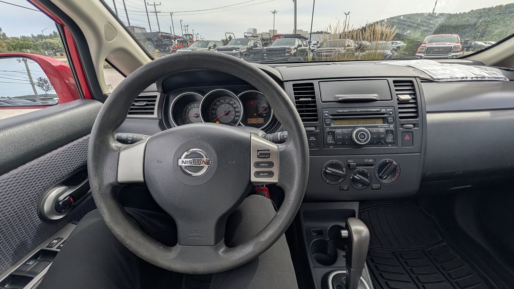 2009 Nissan Versa in Mont-Tremblant, Quebec - 9 - w1024h768px