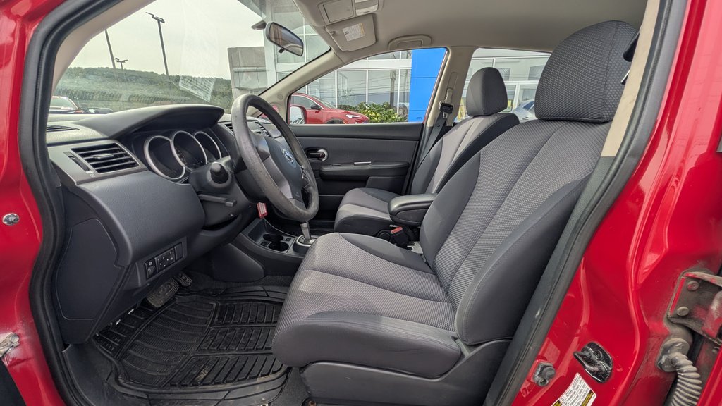 2009 Nissan Versa in Mont-Tremblant, Quebec - 7 - w1024h768px