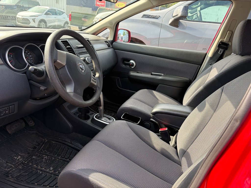 2009 Nissan Versa in Mont-Tremblant, Quebec - 7 - w1024h768px