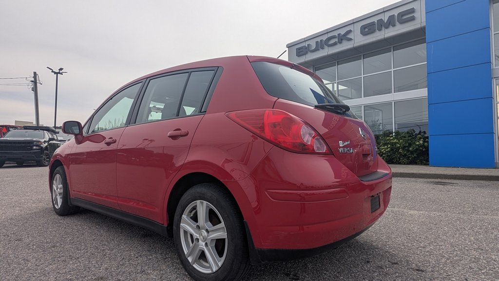 2009 Nissan Versa in Mont-Tremblant, Quebec - 3 - w1024h768px