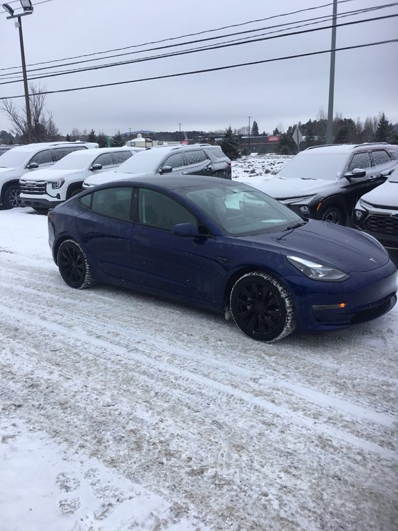 Tesla Model 3  2022 à Mont-Tremblant, Québec - 1 - w1024h768px