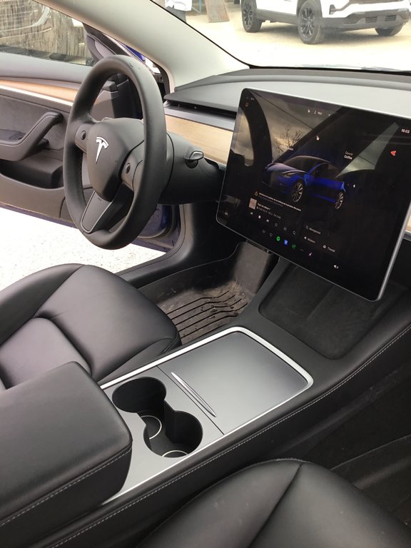 2022 Tesla Model 3 in Mont-Tremblant, Quebec - 12 - w1024h768px