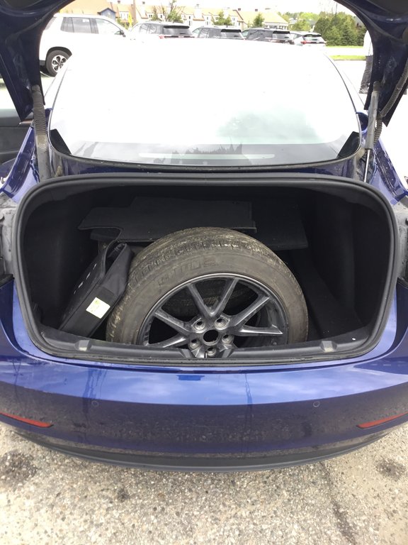 2022 Tesla Model 3 in Mont-Tremblant, Quebec - 17 - w1024h768px