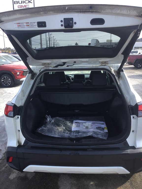 Toyota Corolla Cross  2023 à Mont-Tremblant, Québec - 6 - w1024h768px