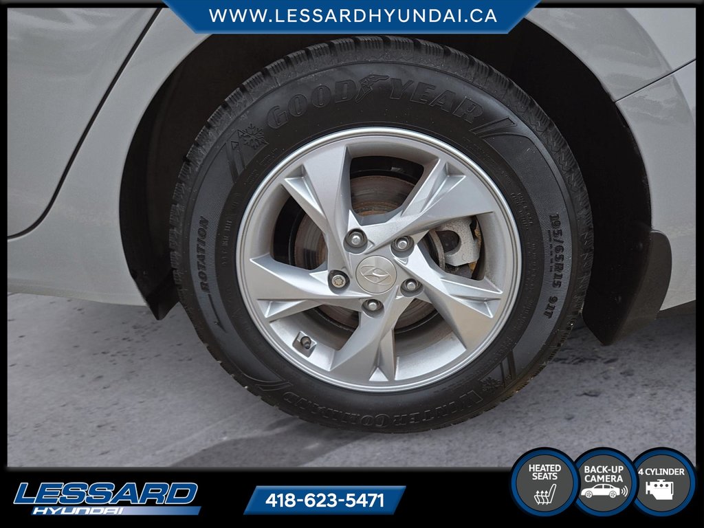 Hyundai Elantra Essential Manuel. 2022 à Québec, Québec - 8 - w1024h768px