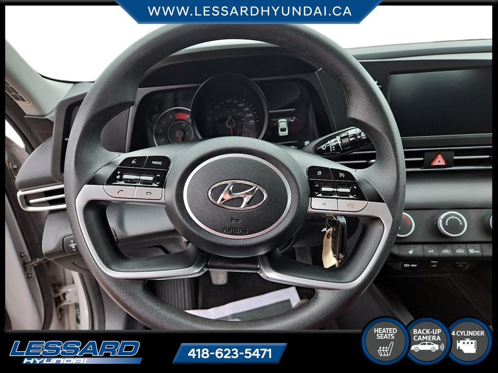 Hyundai Elantra Essential Manuel. 2022 à Québec, Québec - 13 - w1024h768px