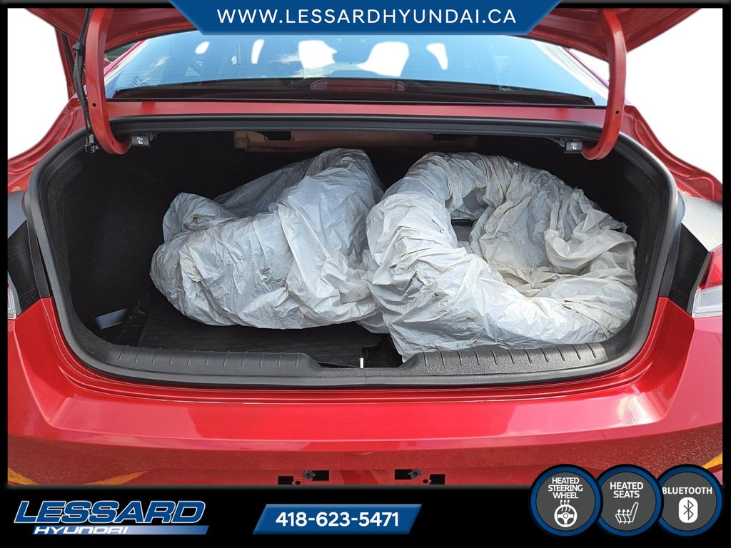2022 Hyundai Elantra Preferred in Québec, Quebec - 6 - w1024h768px