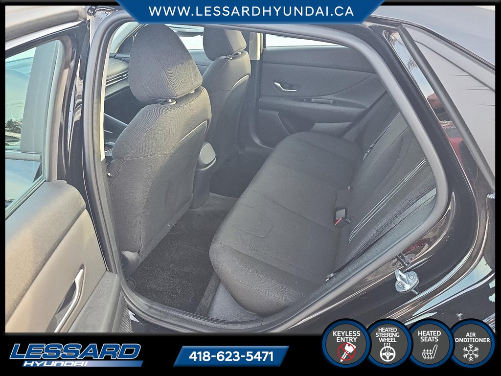 Hyundai Elantra Preferred automatique. 2023 à Québec, Québec - 8 - w1024h768px