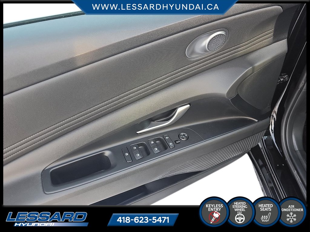 Hyundai Elantra Preferred automatique. 2023 à Québec, Québec - 11 - w1024h768px